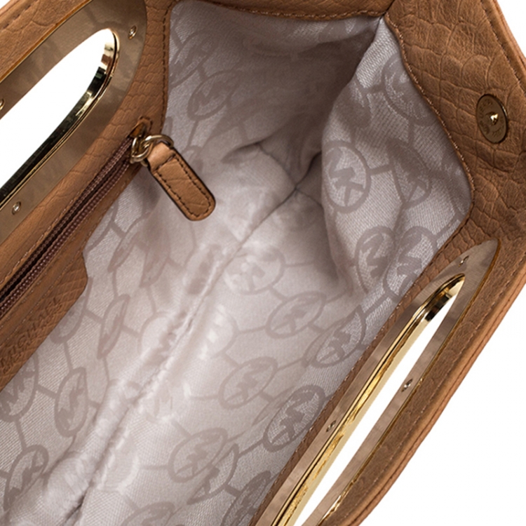 Pre Owned MICHAEL Michael Kors Beige Embossed Leather Berkley Clutch