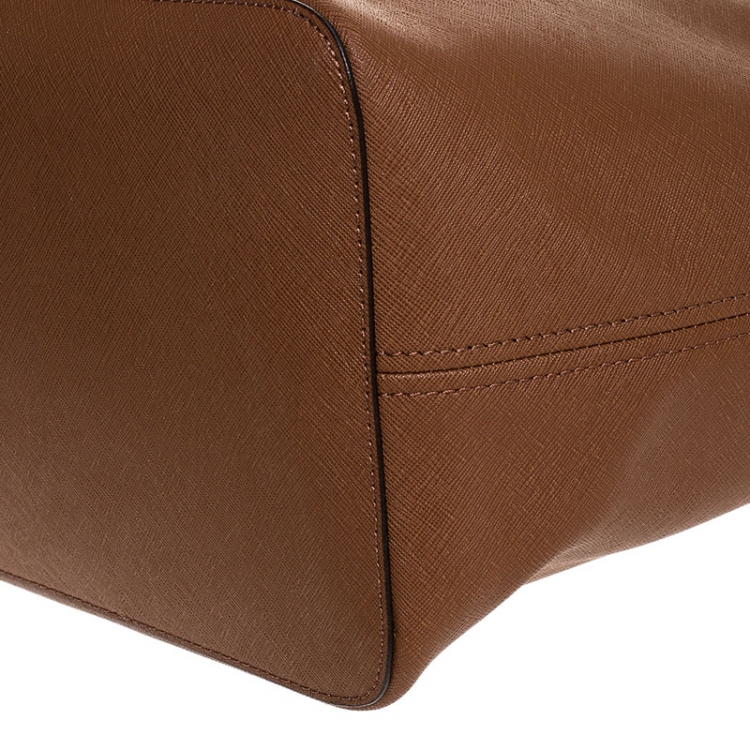 مملوكة مسبقًا Michael Kors Brown Leather Jet Set Travel Tote