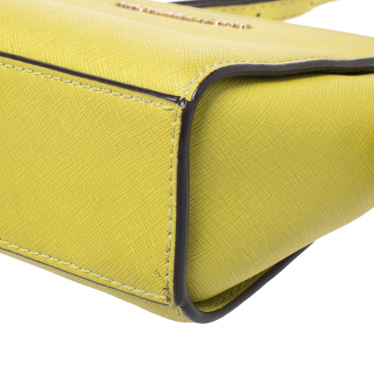 Pre Owned Michael Kors Green Leather Mini Selma Crossbody Bag