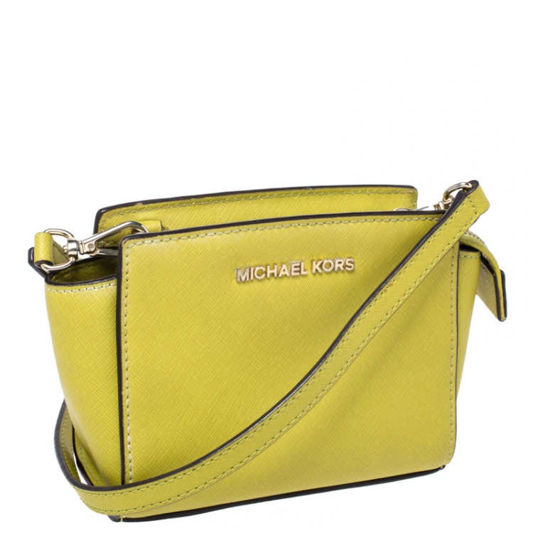 Pre Owned Michael Kors Green Leather Mini Selma Crossbody Bag