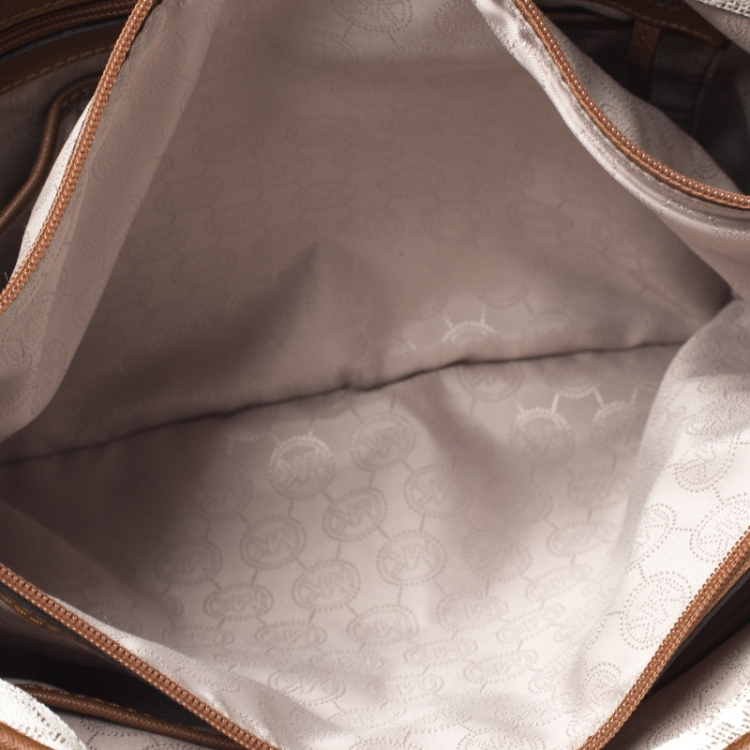 Pre Owned Michael Kors Off White Signature Coated Canvas Jet Set Snap Pocket Tote