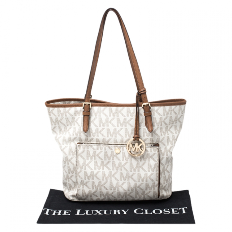 Pre Owned Michael Kors Off White Signature Coated Canvas Jet Set Snap Pocket Tote