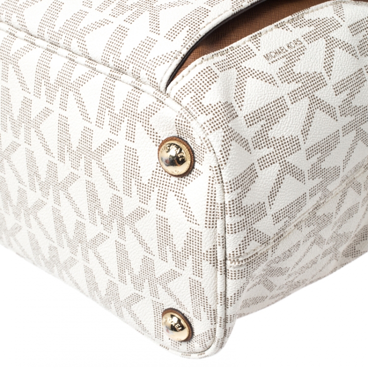 Pre Owned Michael Kors Off White Signature Coated Canvas Jet Set Snap Pocket Tote