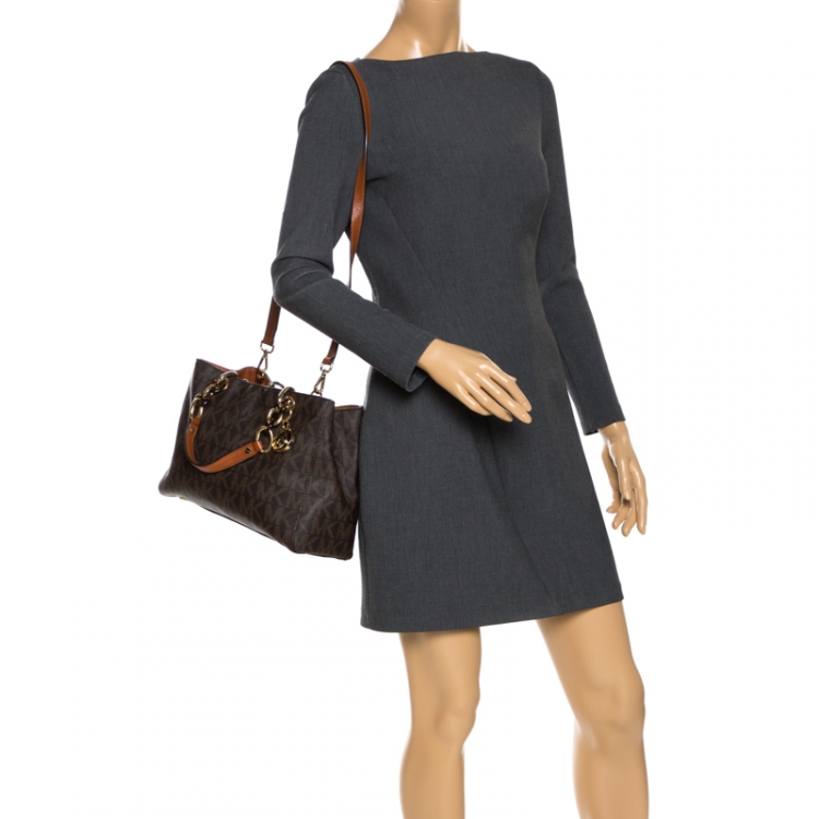 Pre Owned MICHAEL Michael Kors Brown Signature Coated Canvas Cynthia Tote