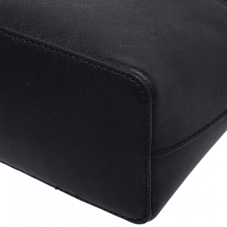 Pre Owned Michael Kors Black Leather Medium Dome Crossbody Bag