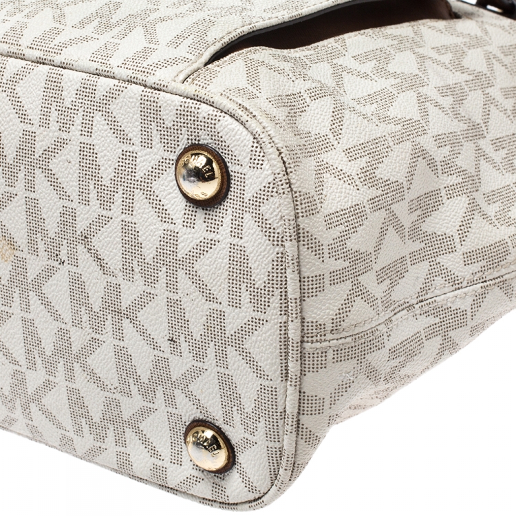 Pre Owned MICHAEL Michael Kors Off White Signature Coated Canvas Jet Set Snap Pocket Tote