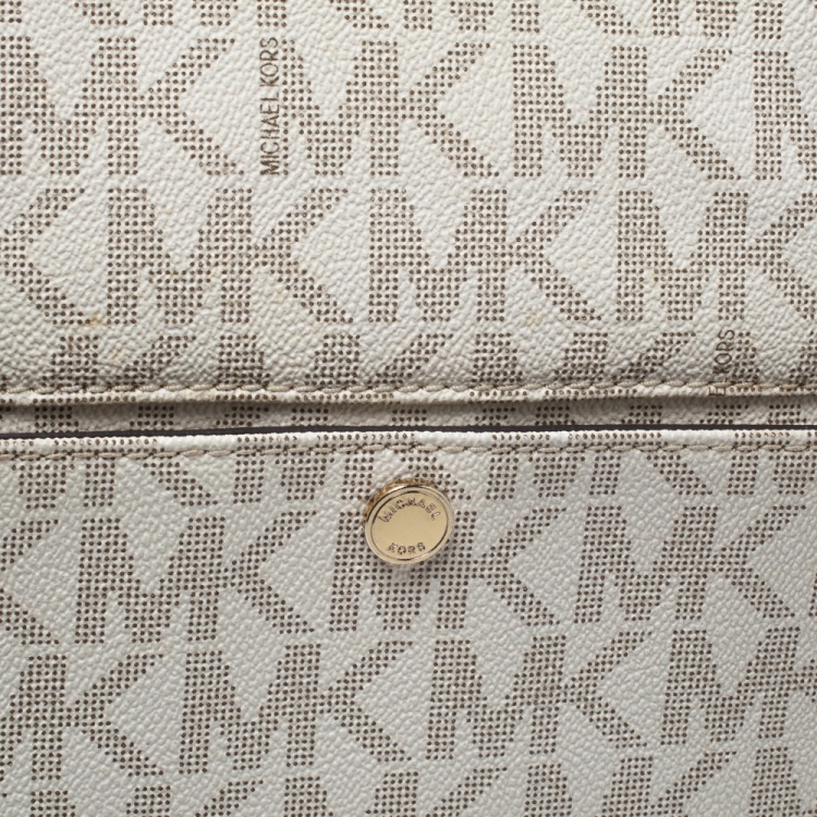 Pre Owned MICHAEL Michael Kors Off White Signature Coated Canvas Jet Set Snap Pocket Tote