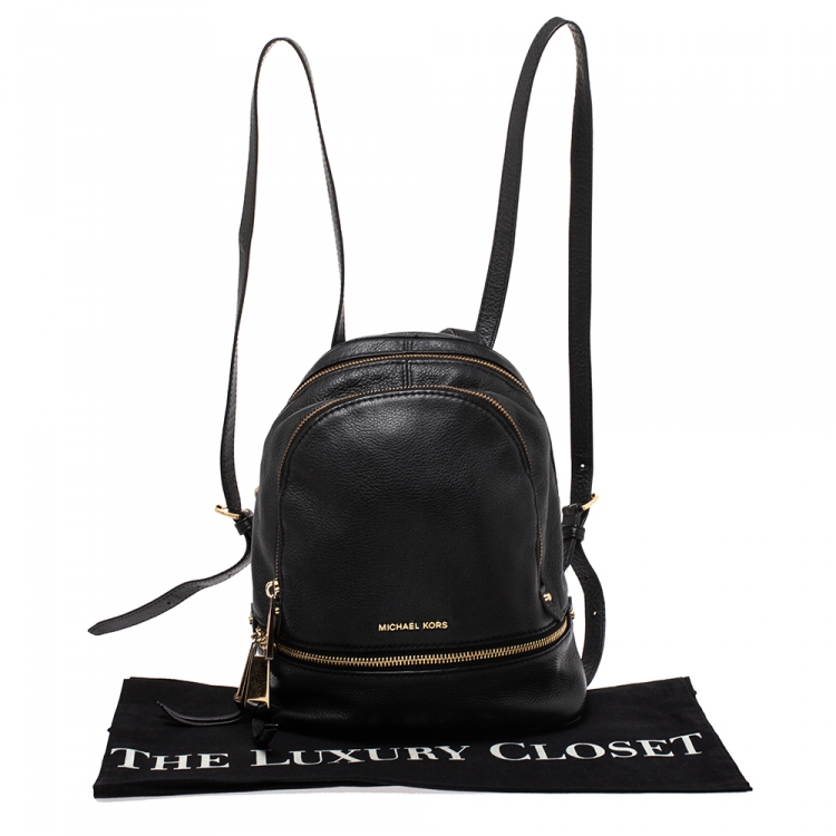 مملوكة مسبقًا Michael Kors Black Leather Small Rhea Backpack