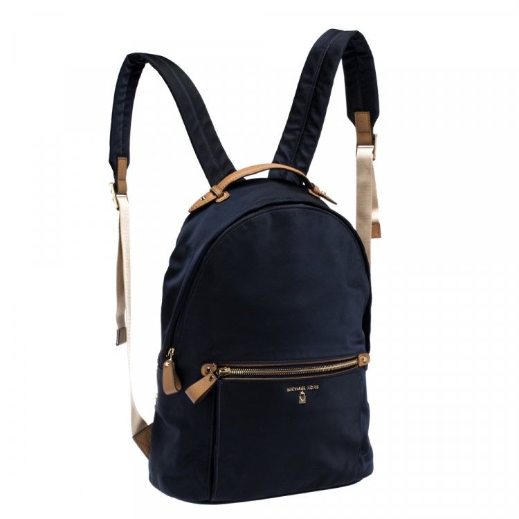 مملوكة مسبقًا Michael Kors Dark Blue Nylon Backpack