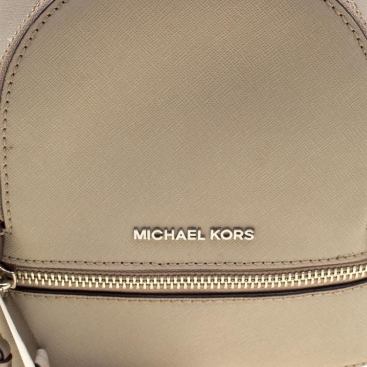 مملوكة مسبقًا Michael Kors Grey Leather Rhea Mini Backpack