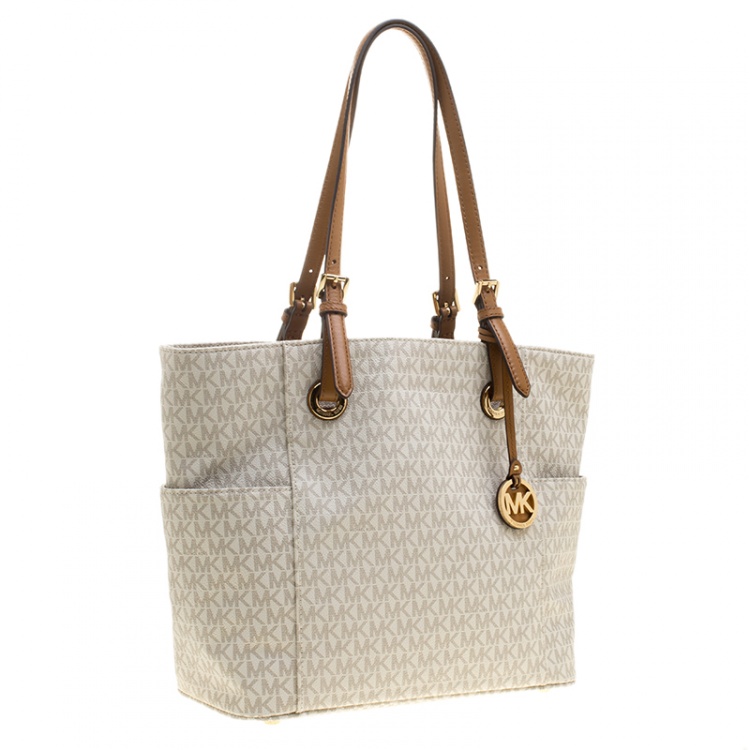 Pre Owned Michael Michael Kors Off White Signature Canvas Jet Set Tote