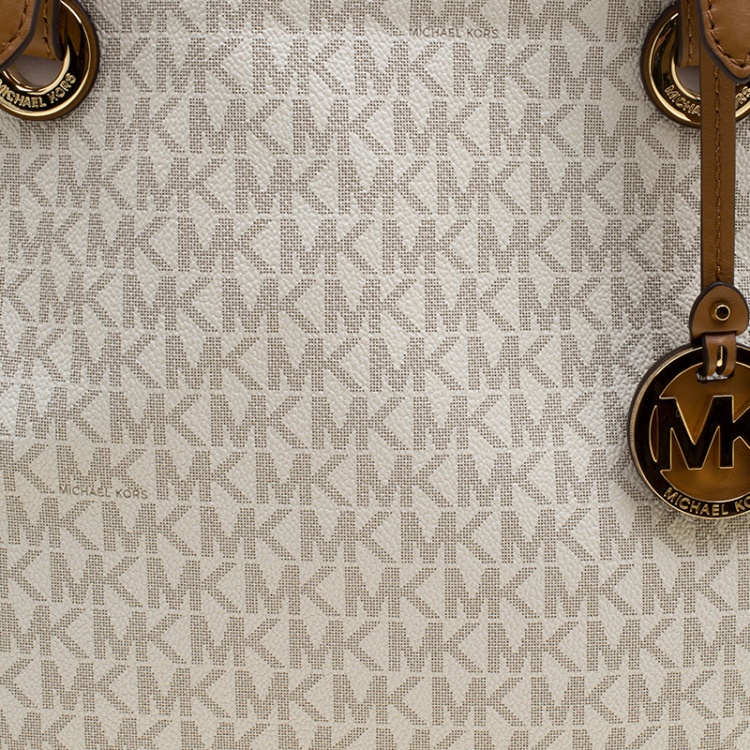 Pre Owned Michael Michael Kors Off White Signature Canvas Jet Set Tote