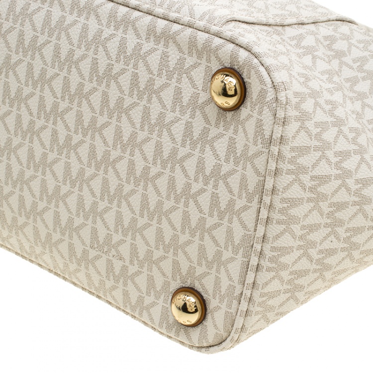 Pre Owned Michael Michael Kors Off White Signature Canvas Jet Set Tote