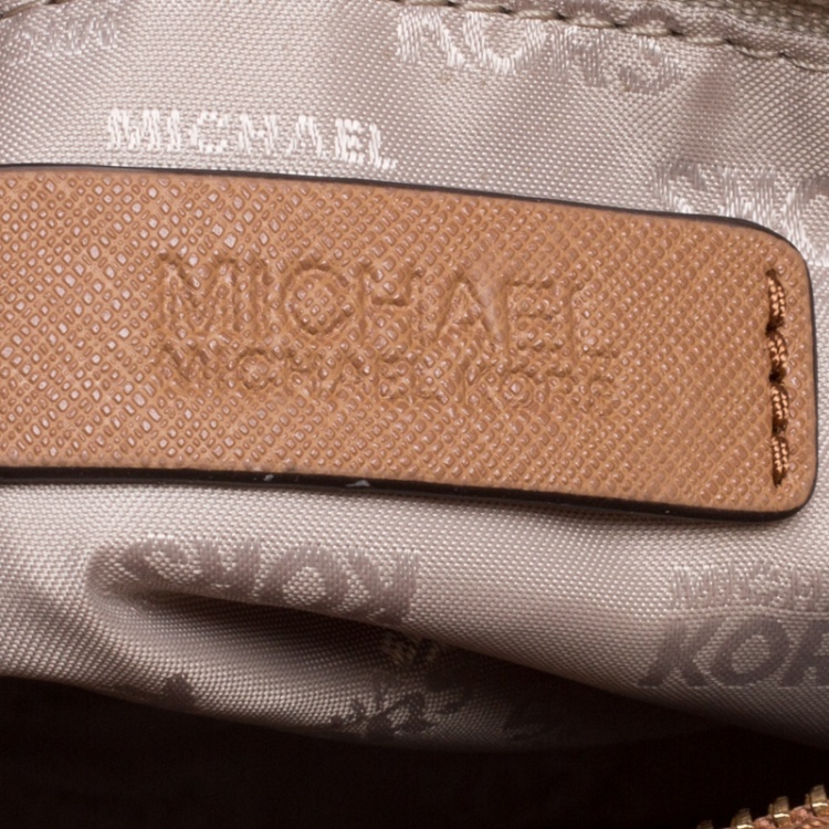مملوكة مسبقًا Michael Michael Kors Signature Coated Canvas and Leather Small Studded Sandrine Crossbody Bag