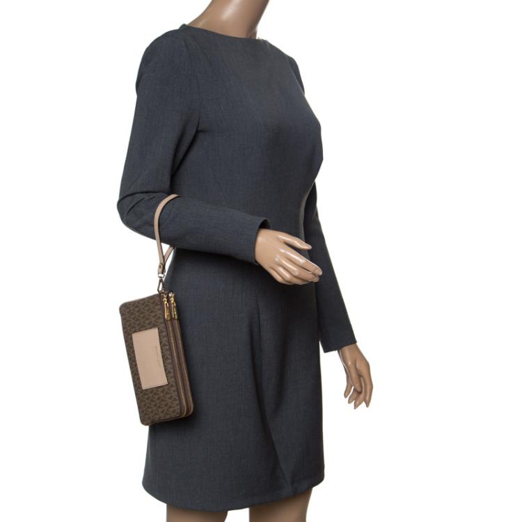 Pre Owned Michael Michael Kors Khaki/ Light Beige Signature Coated Canvas and Leather Large Bedford Double Zip Wristlet