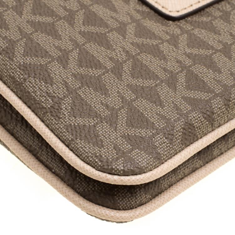 Pre Owned Michael Michael Kors Khaki/ Light Beige Signature Coated Canvas and Leather Large Bedford Double Zip Wristlet