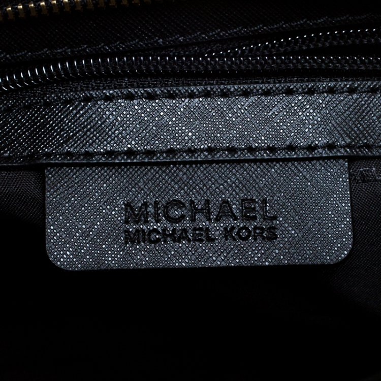 Pre Owned MICHAEL Michael Kors Black Leather Small Selma Crossbody Bag
