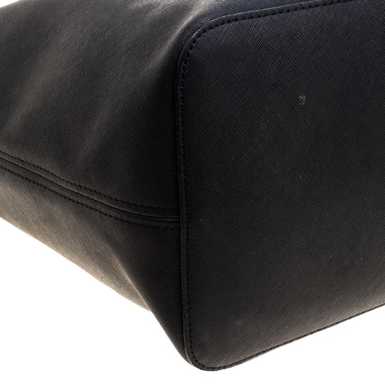 مملوكة مسبقًا Michael Michael Kors Black Saffiano Leather Jetset Travel Tote