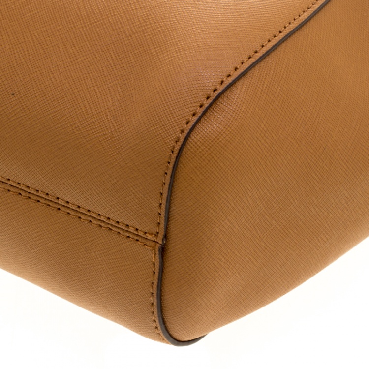 Pre Owned Michael Michael Kors Brown Saffiano Leather Jet Set Travel Shoulder Bag