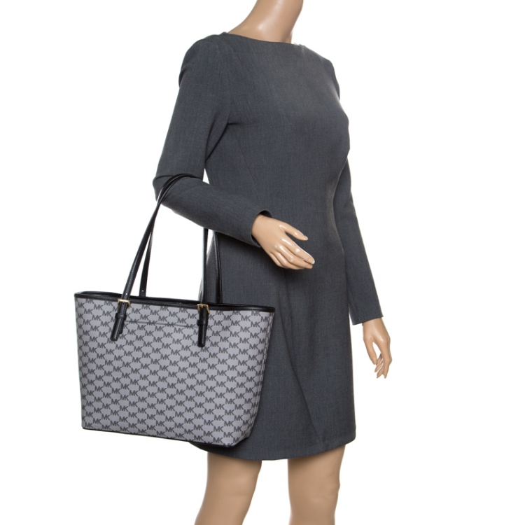 Pre Owned Michael Michael Kors Grey Signature Coated Canvas Medium Jet Set Travel Tote