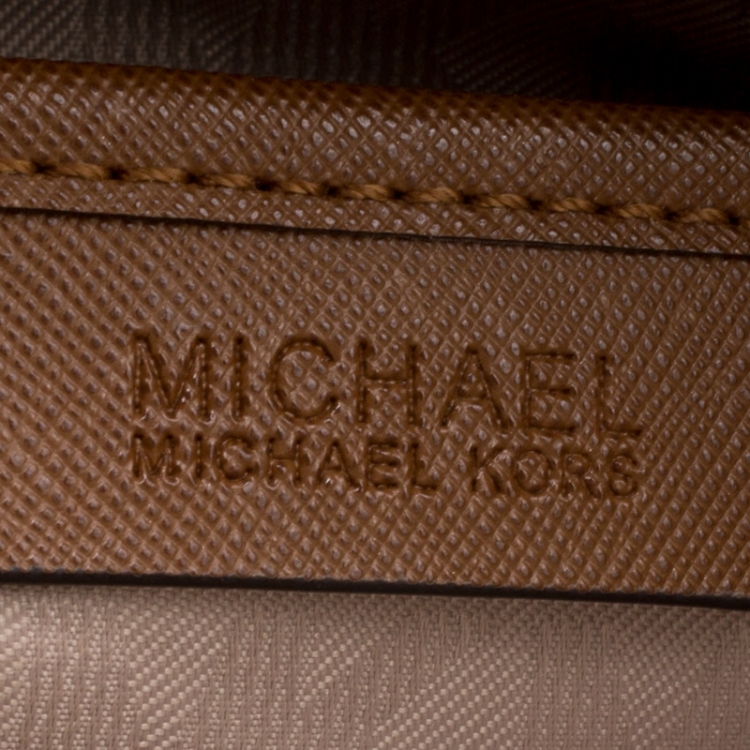 Pre Owned Michael Michael Kors White Signature Coated Canvas Jet Set Pocket Tote