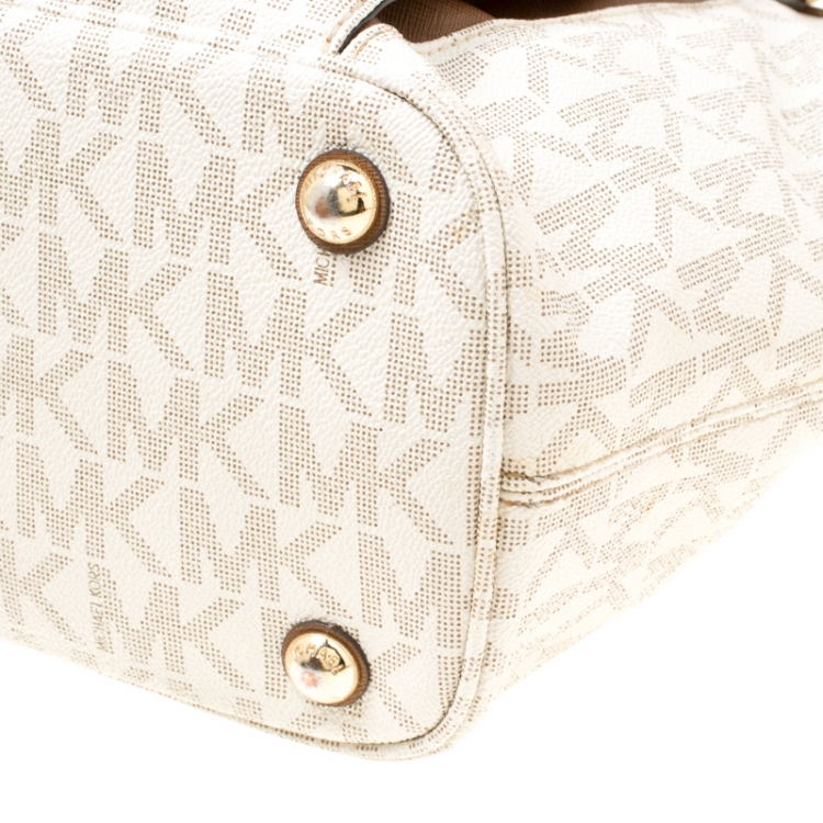 Pre Owned Michael Michael Kors White Signature Coated Canvas Jet Set Pocket Tote