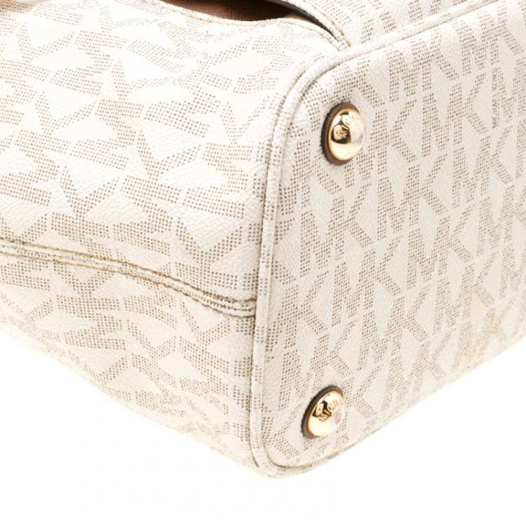 Pre Owned Michael Michael Kors White Signature Coated Canvas Jet Set Pocket Tote