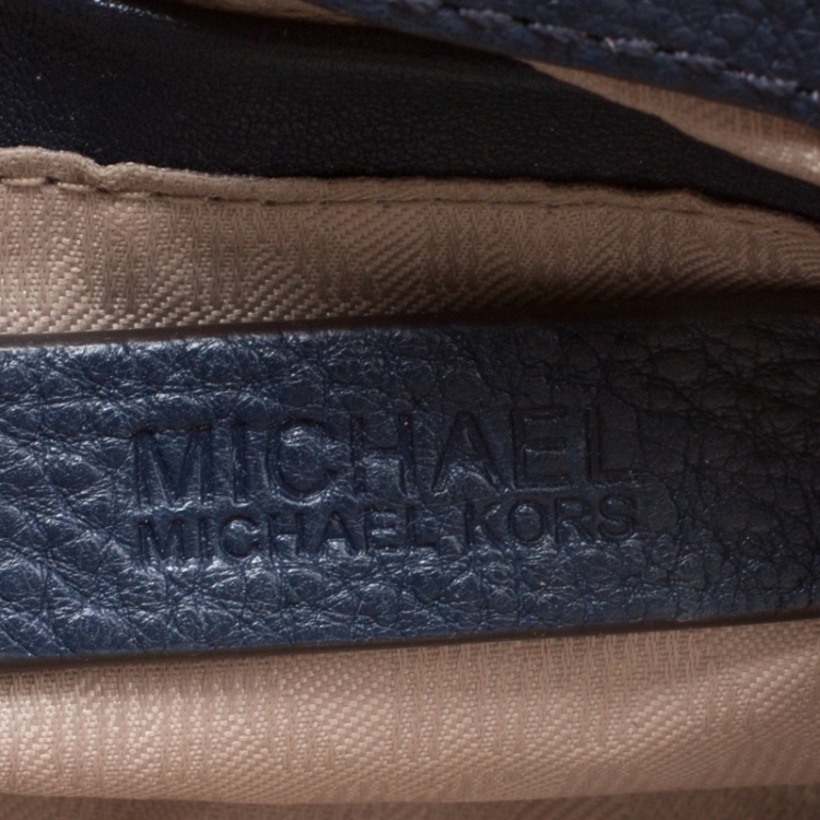 مملوكة مسبقًا Michael Michael Kors Blue Leather Bedford Crossbody Bag
