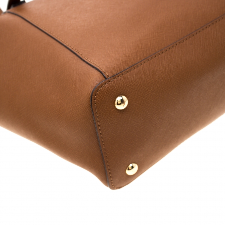 مملوكة مسبقًا Michael Michael Kors Brown Saffiano Leather Jet Set Top Zip Tote