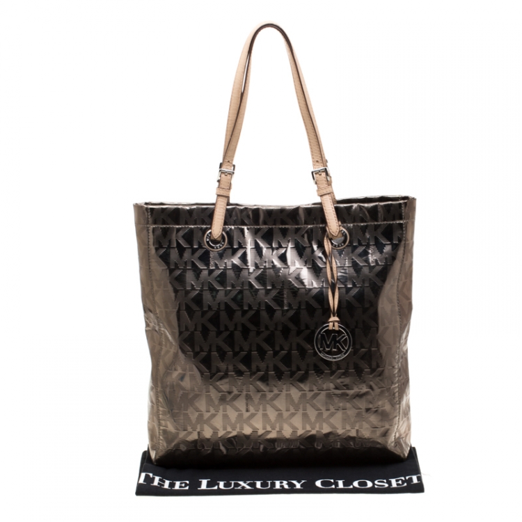 مملوكة مسبقًا MICHAEL Michael Kors Nikel Metallic Mirror PVC Leather North South Tote