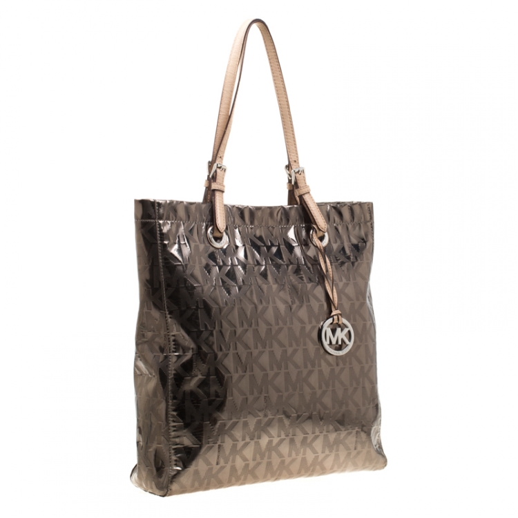 مملوكة مسبقًا MICHAEL Michael Kors Nikel Metallic Mirror PVC Leather North South Tote