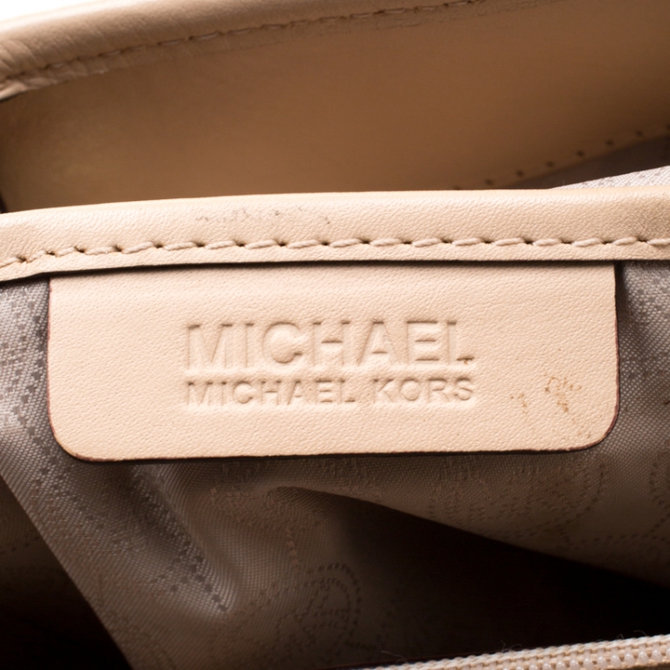 مملوكة مسبقًا MICHAEL Michael Kors Beige Signature Coated Canvas and Leather Jet Set Shopper Tote