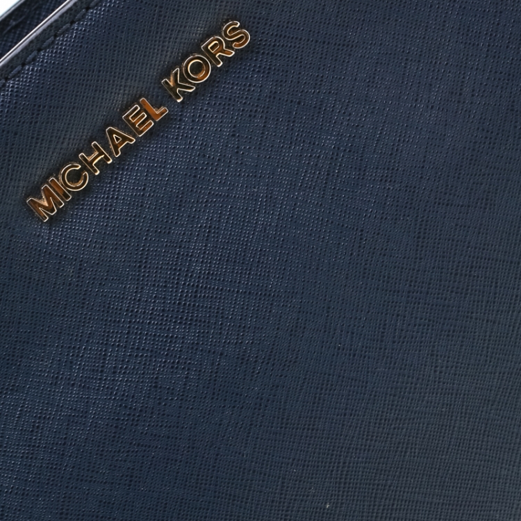 مملوكة مسبقًا MICHAEL Michael Kors Navy Blue Leather Medium Selma Crossbody Bag