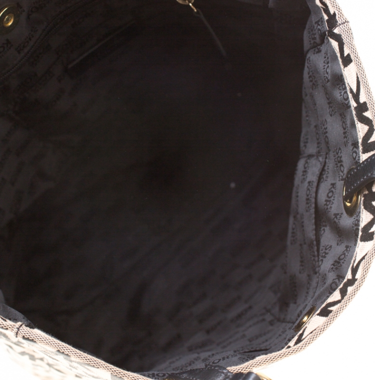 Pre Owned MICHAEL Michael Kors Black/Beige Signature Canvas North South Tote