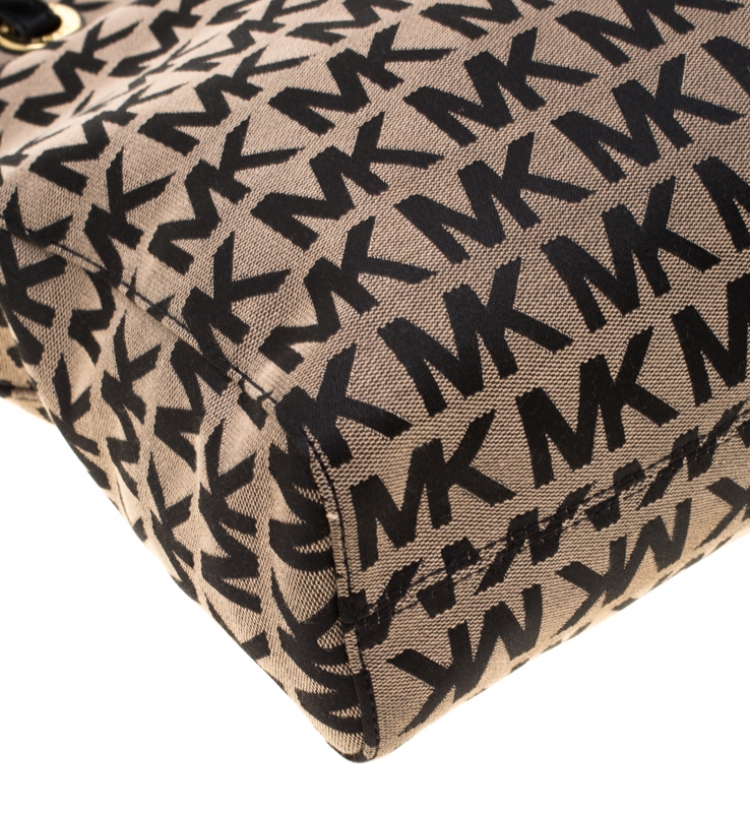 Pre Owned MICHAEL Michael Kors Black/Beige Signature Canvas North South Tote
