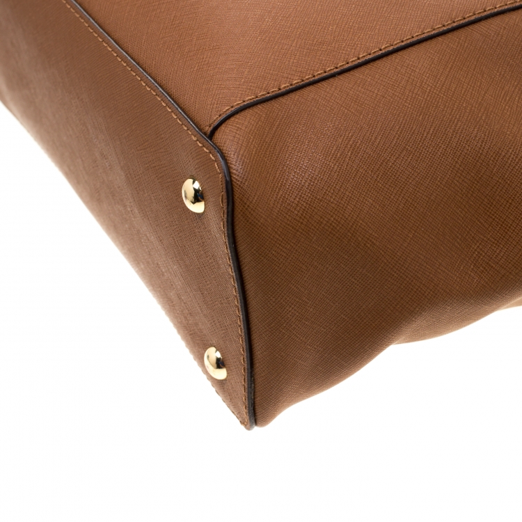 Pre Owned Michael Kors Tan Saffiano Leather Jet Set Zip Tote