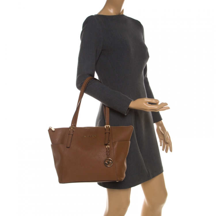 Pre Owned Michael Kors Tan Saffiano Leather Jet Set Zip Tote