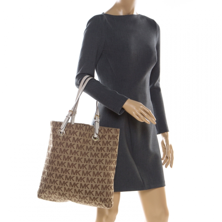 Pre Owned MICHAEL Michael Kors Beige/Brown Signature Canvas Large Jet Set Tote