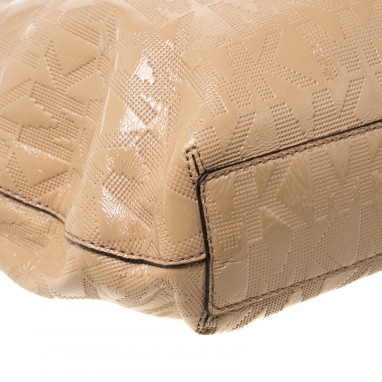 مملوكة مسبقًا MICHAEL Michael Kors Signature Beige Patent Leather Jet Set Chain Tote