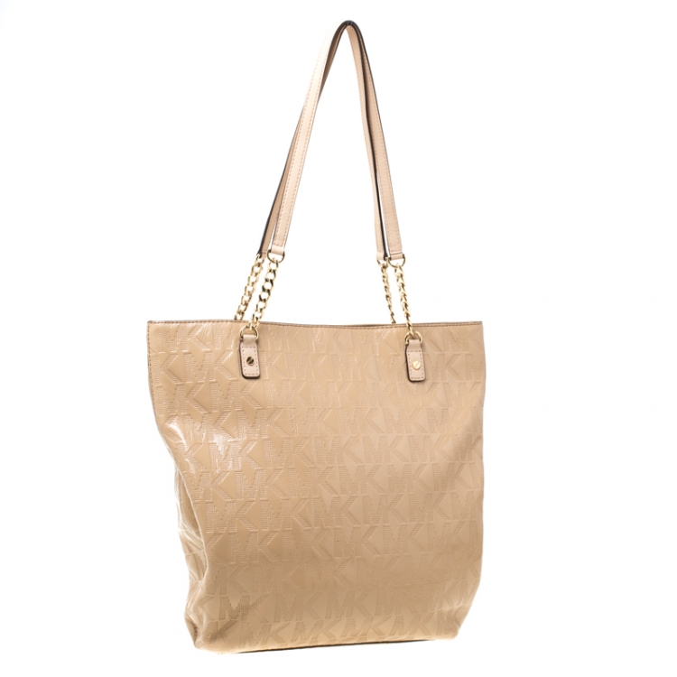 مملوكة مسبقًا MICHAEL Michael Kors Signature Beige Patent Leather Jet Set Chain Tote