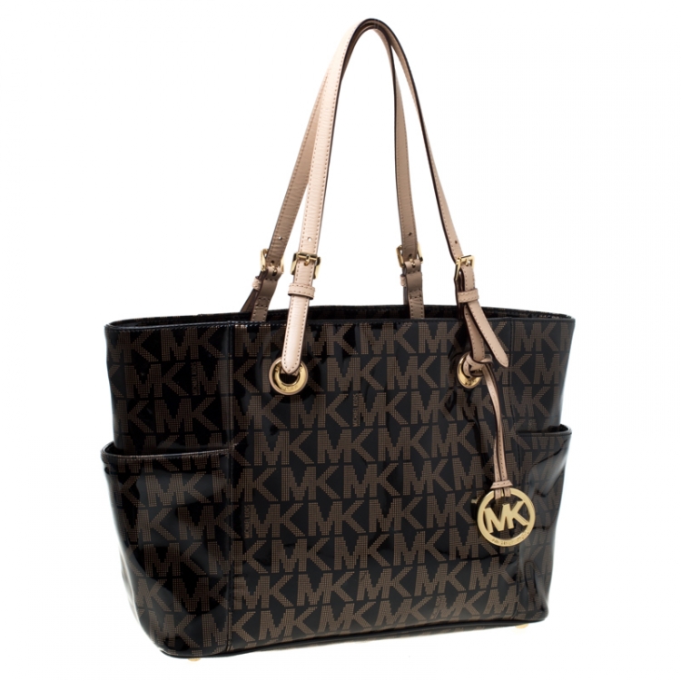مملوكة مسبقًا Michael Michael Kors Black/Beige Large Signature Patent Leather Jet Set Tote