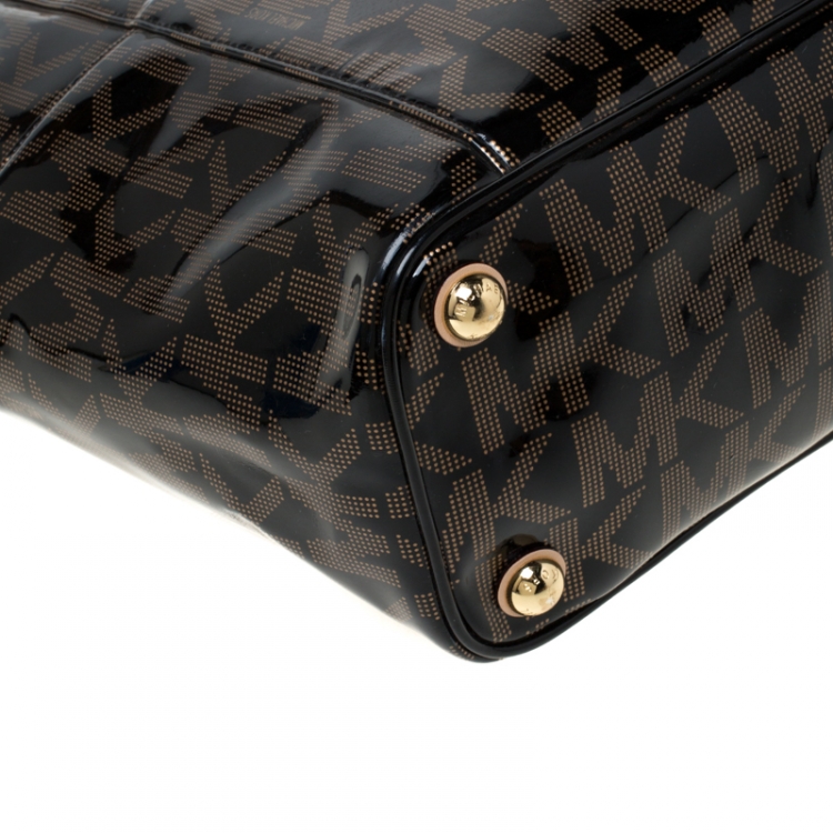 مملوكة مسبقًا Michael Michael Kors Black/Beige Large Signature Patent Leather Jet Set Tote