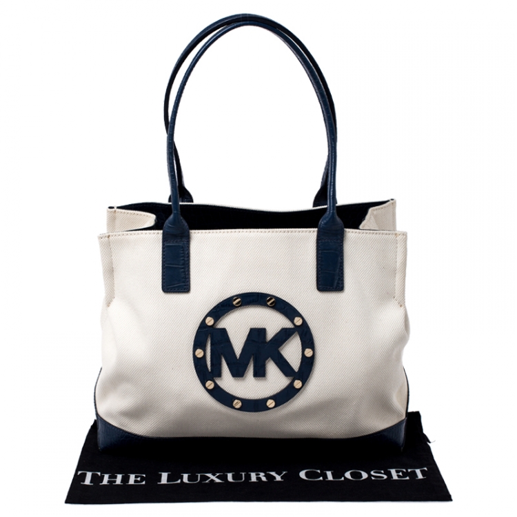 Pre Owned Michael Michael Kors Off White/Blue Canvas and Croc Embossed Leather Tote