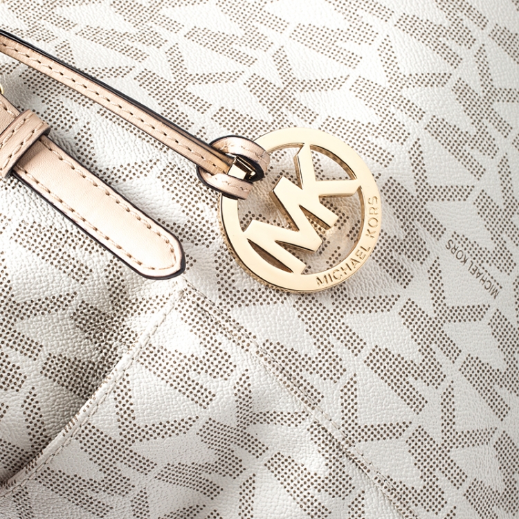 Pre Owned Michael Michael Kors Beige/Off White Signature Coated Canvas Jet Set Tote
