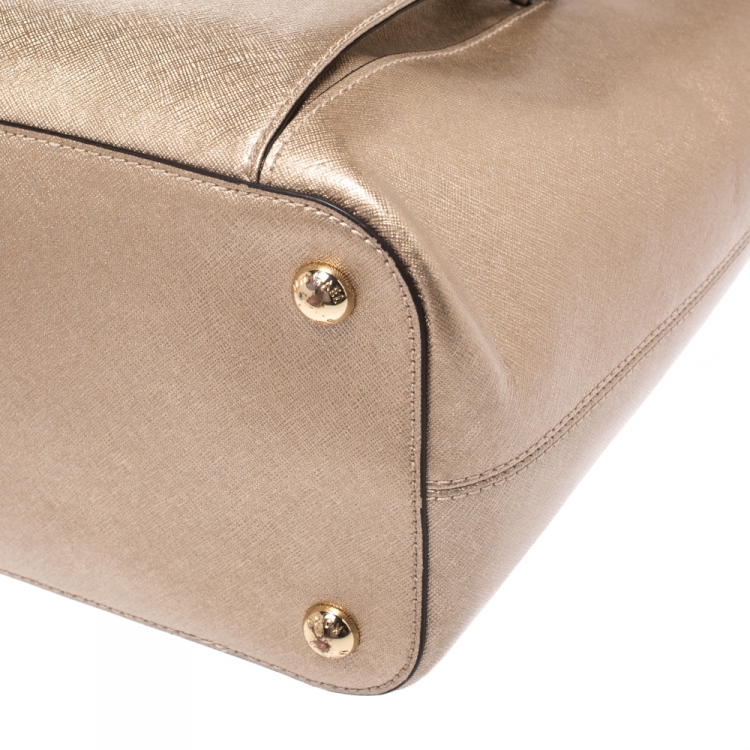 مملوكة مسبقًا Michael Kors Metallic Gold Leather Jet Set Pocket Tote