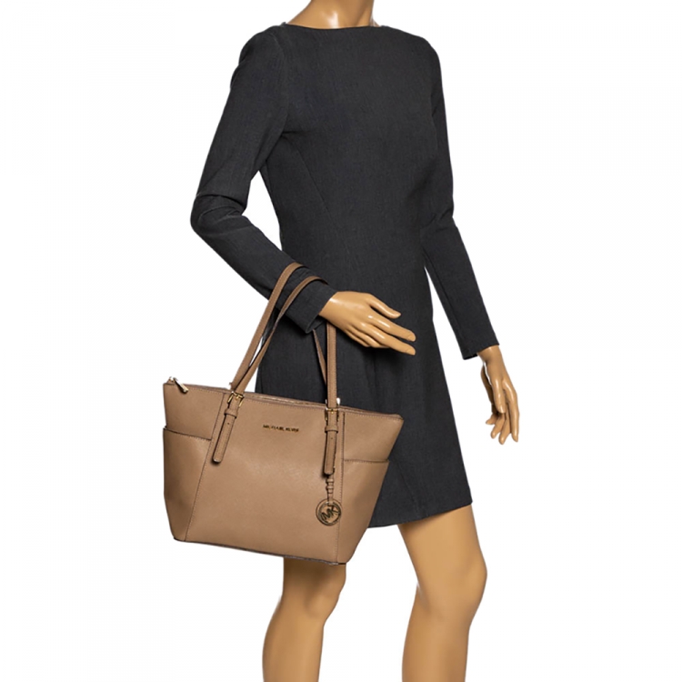 Pre Owned MICHAEL Michael Kors Beige Leather Top Zip Jet Set Tote