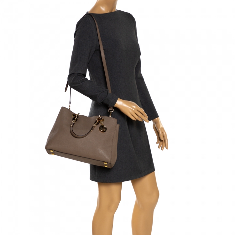 Pre Owned MICHAEL Michael Kors Beige Leather Medium Cynthia Tote