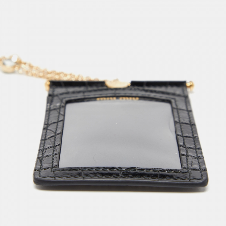 مملوكة مسبقًا Miu Miu Black Croc Embossed Leather Chain Badge Holder