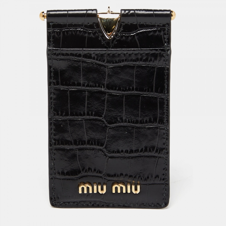 مملوكة مسبقًا Miu Miu Black Croc Embossed Leather Chain Badge Holder