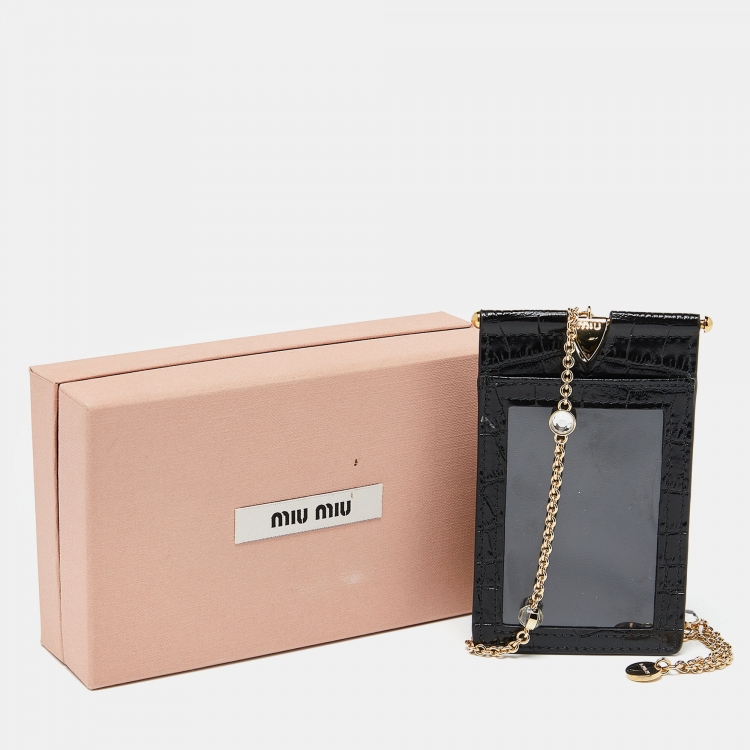 مملوكة مسبقًا Miu Miu Black Croc Embossed Leather Chain Badge Holder